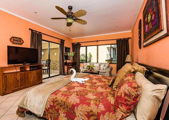 Amazing Across The Street From The Apartahotel 4*